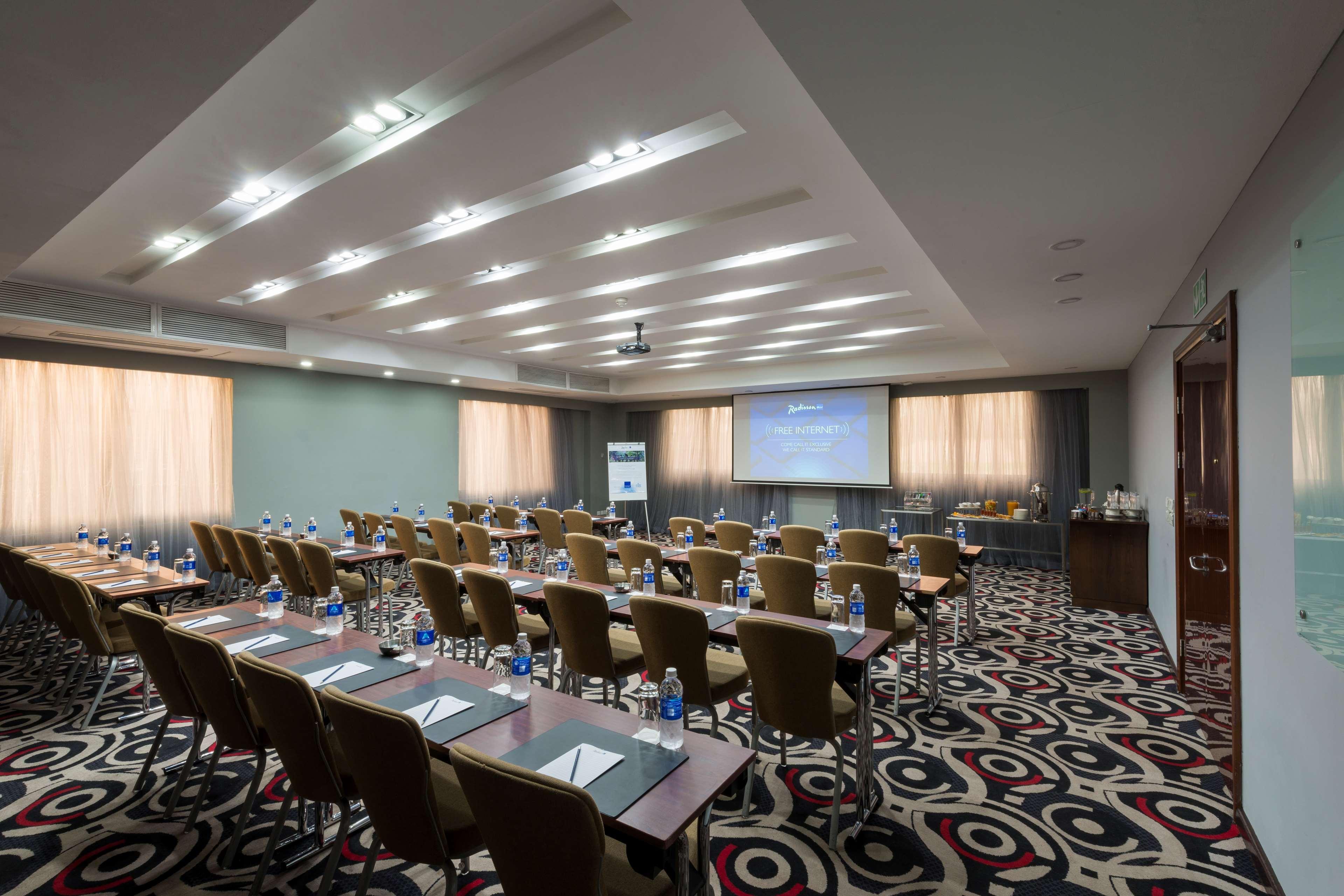 Radisson Blu Hotel Lusaka Esterno foto Meeting room